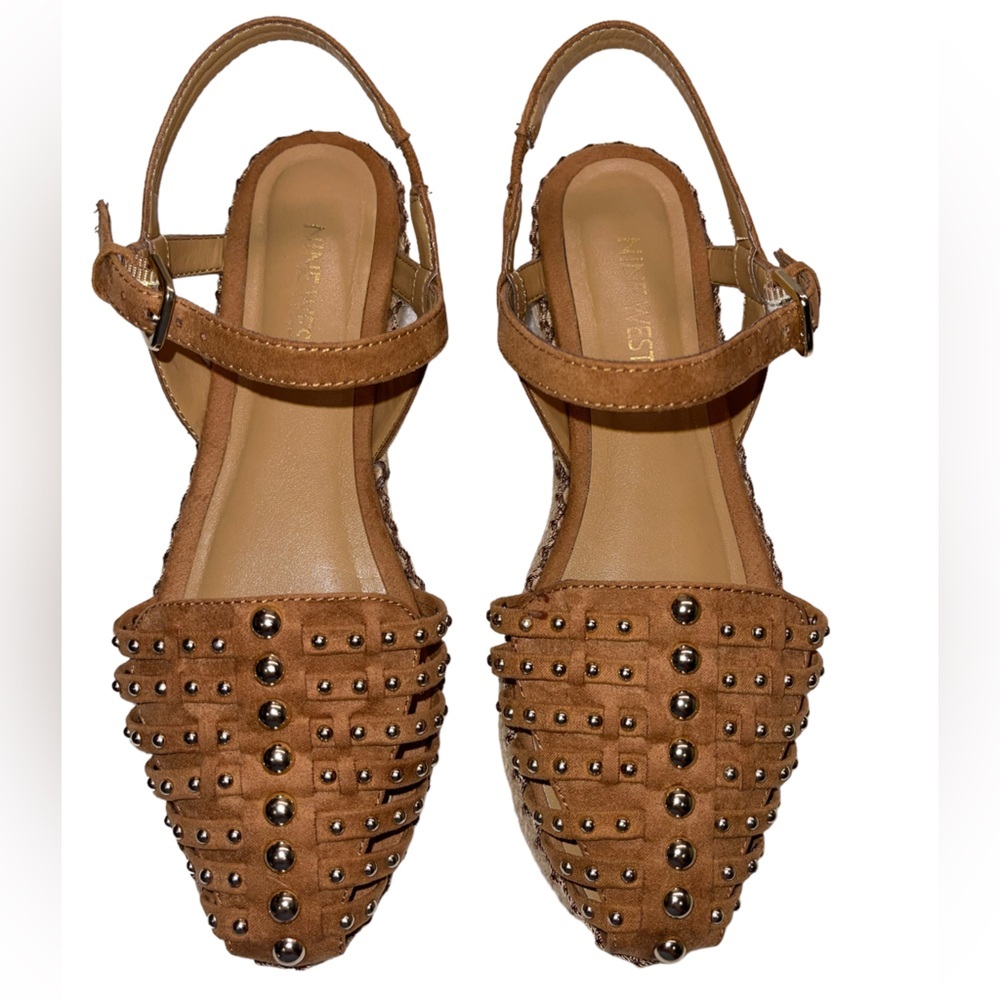 Nine West - neutral studded flats - gold / Brown - size 6 - EUC